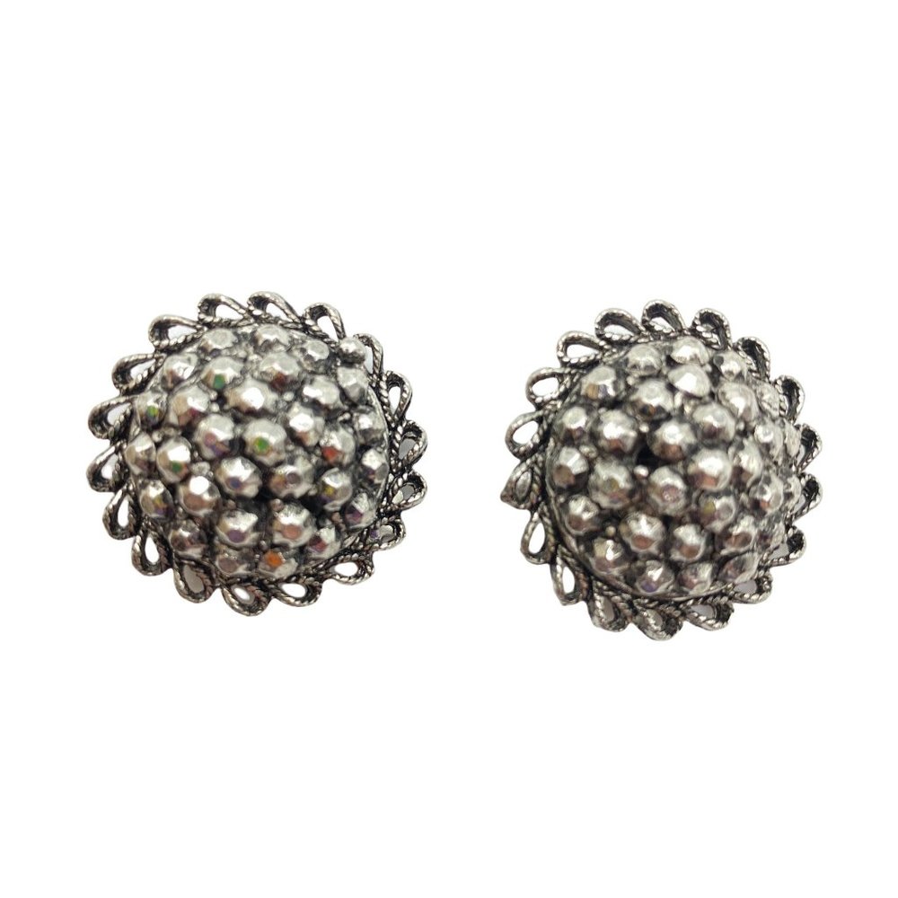 Vintage unsigned round metal silver‎ tone clip on button earrings sparkly